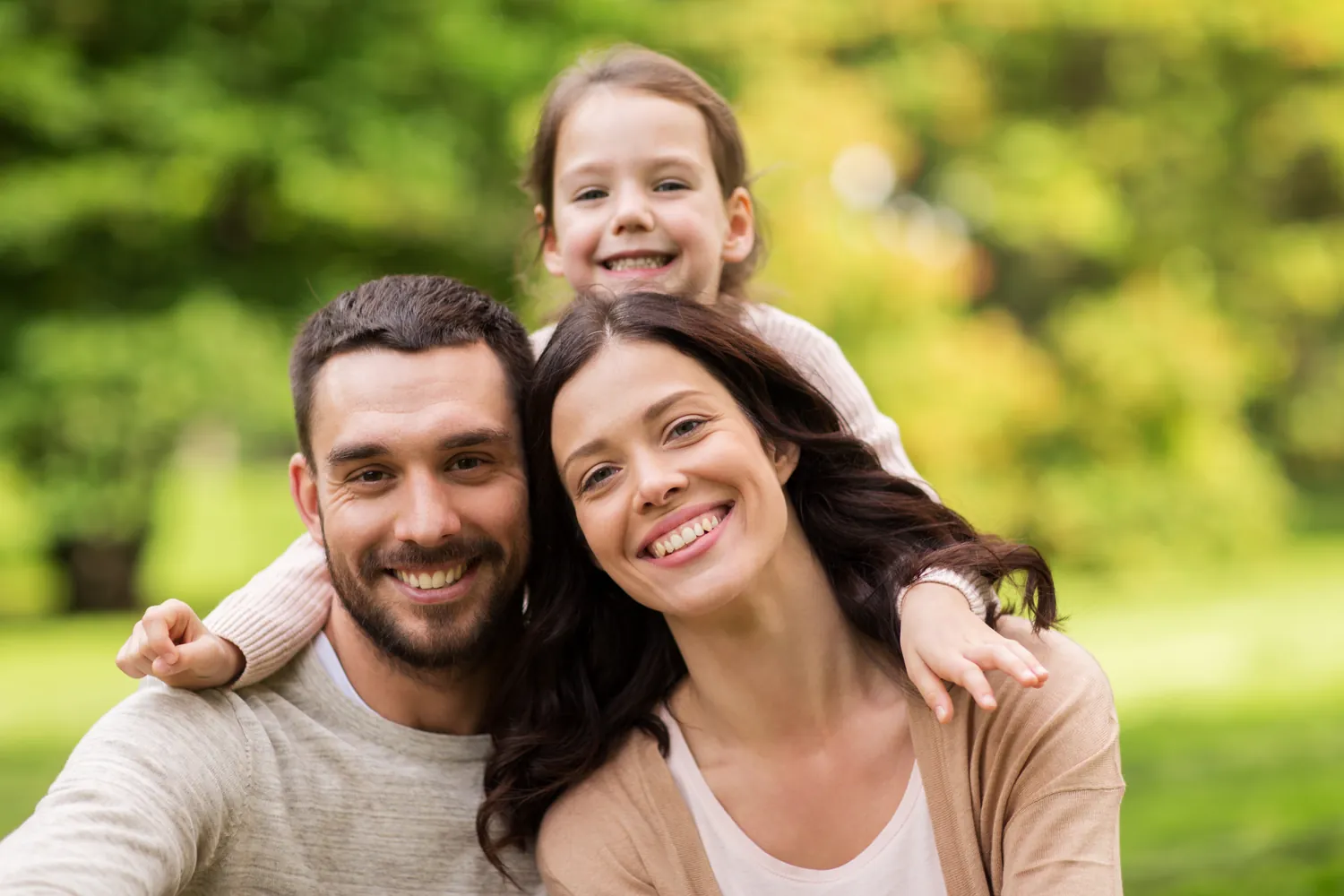 Familie mit Kind im Grünen — Leben und Ankommen in Tuttlingen
